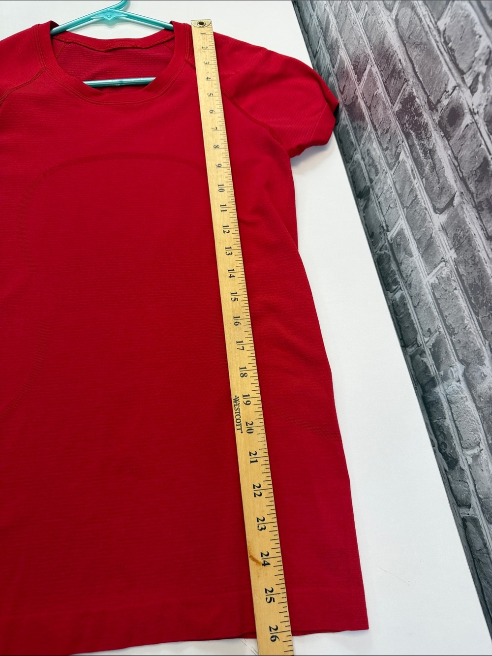 lululemon athletica Bright Red Short Sleeve Athletic Tee - Picture 5 of 9